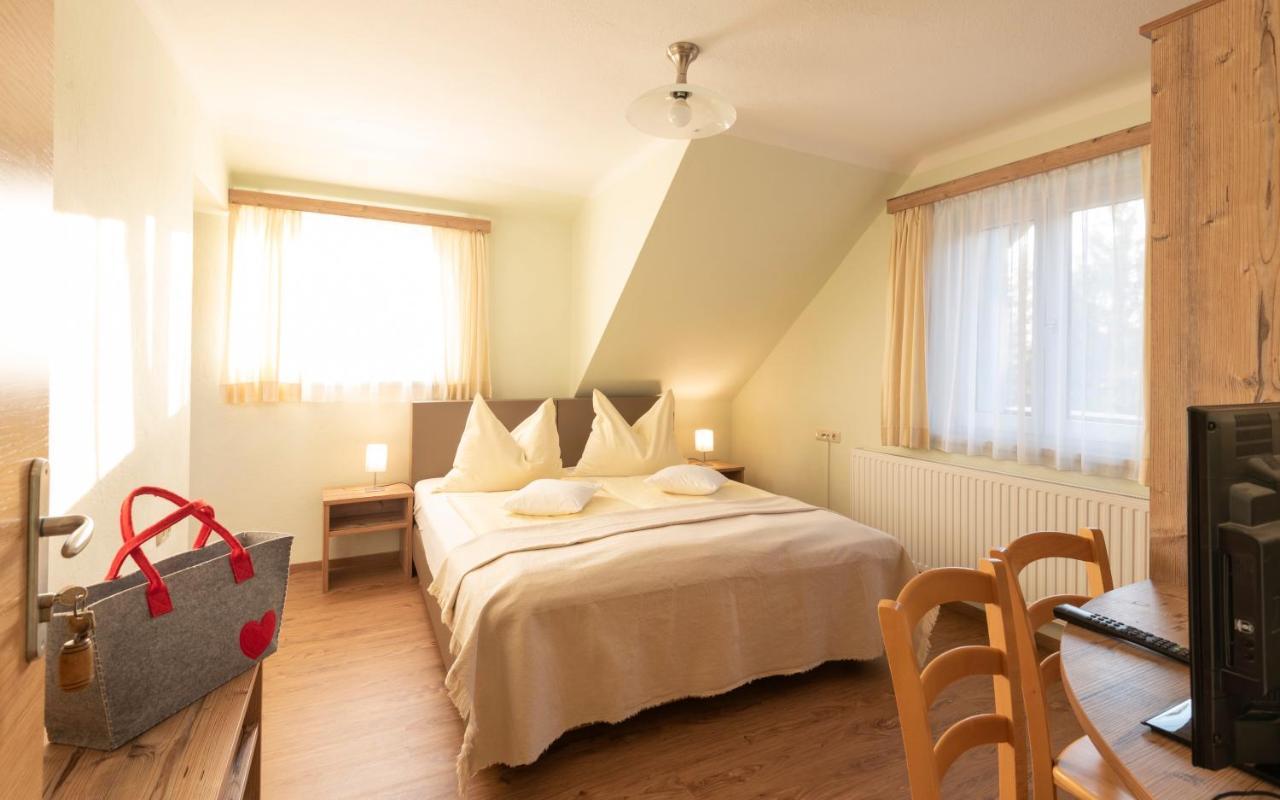 Gasthof Pension Orthofer Sankt Jakob im Walde Buitenkant foto